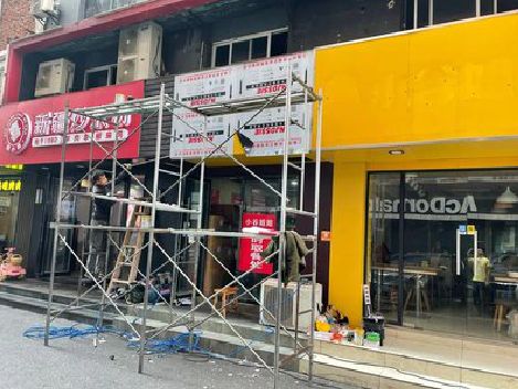 宾川制作广告招牌如何避免它发黄？